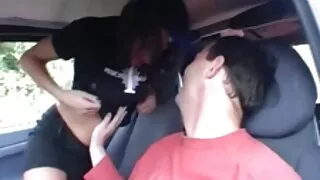 초대를 방문하는 이모 포르노 니제르 친구와 중괄호 적극적으로 돌아 두 자매가