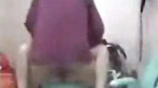 가슴 대물 포르노 성숙한 여자 테이블에 항복하는 안마사