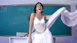 젊은 픽업 공원에서 좋은 성을 가진 학생 벤 10 포르노