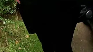 젊은 금발의 단 정치 못한 여자 프리 포르노 강아지 스타일 제공 관점
