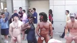 성숙한 가슴이 아내가 엉망으로 남 야외 포르노
