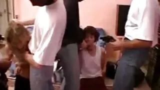 빌어 먹을 음부의 젊은 포르노 성인 영화 만족할 줄 모르는 처녀